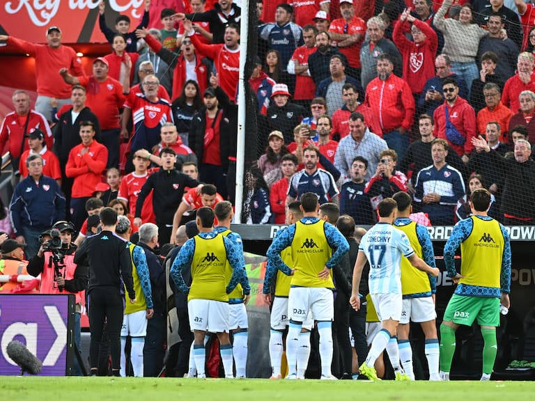 Los incidentes entre hinchas de Independiente y los jugadores de Racing