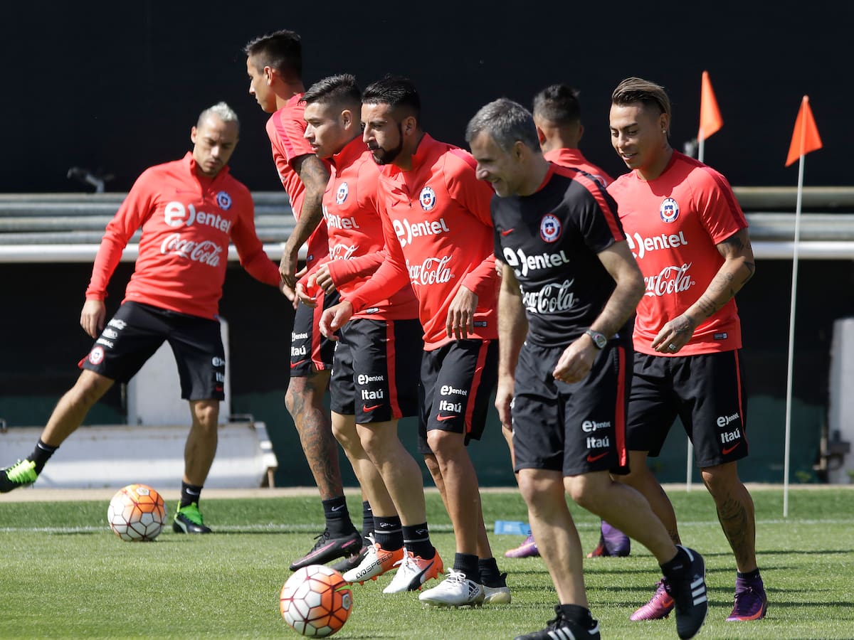 Un bicampeón de América con Chile se sincera sobre su futuro: “Está difícil el último baile”