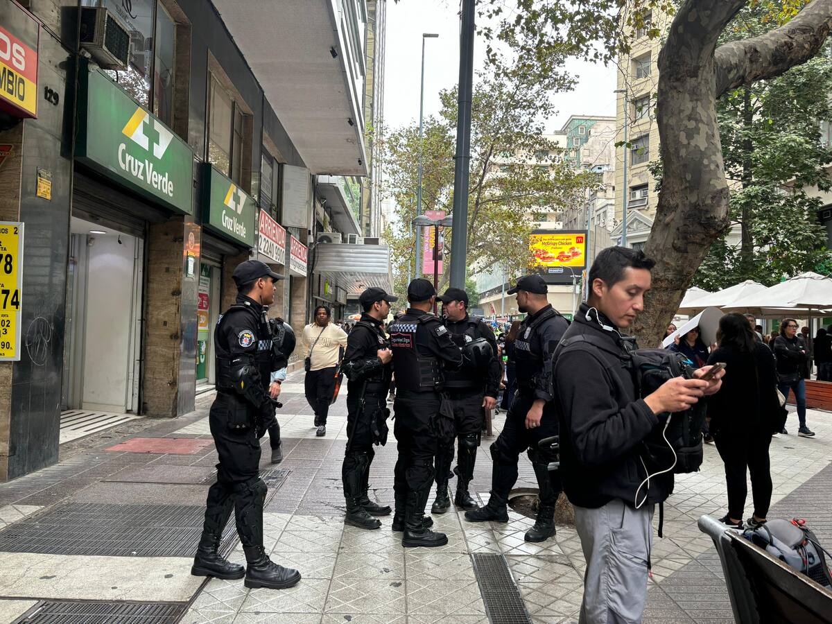 Millonario robo en casa de cambio de Paseo Ahumada termina con dos sujetos detenidos