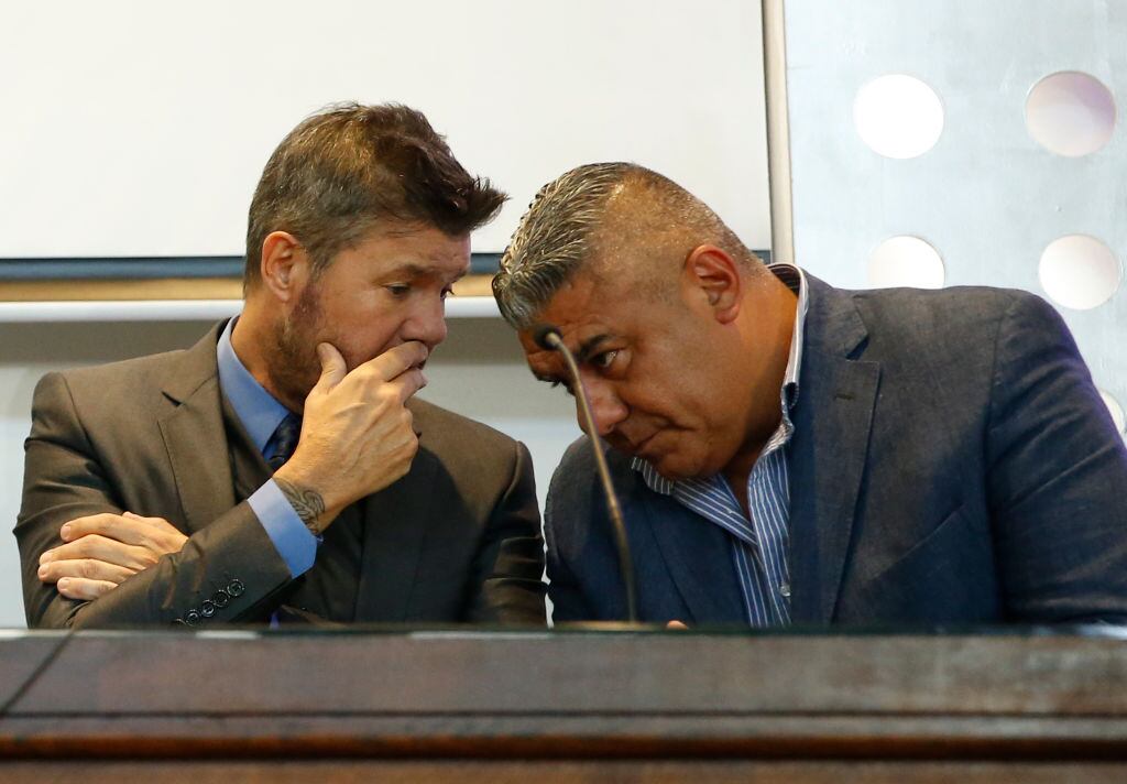 Los dirigentes del fútbol argentino Claudio Tapia y Marcelo Tinelli