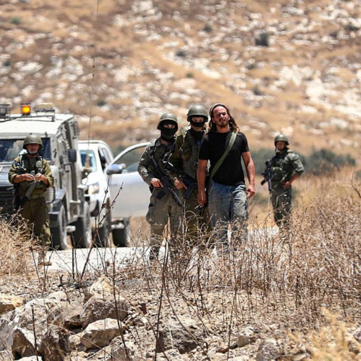 Cien israelíes irrumpen en pueblo palestino al norte de Cisjordania: reportan daños y cinco detenidos