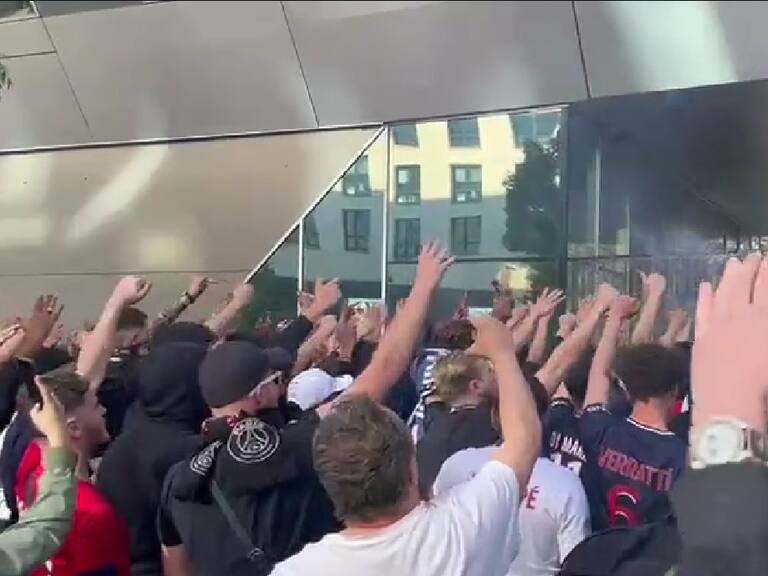 "Messi, hijo de p...": Hinchas del PSG estallan contra el astro argentino y exigen la salida de la dirigencia