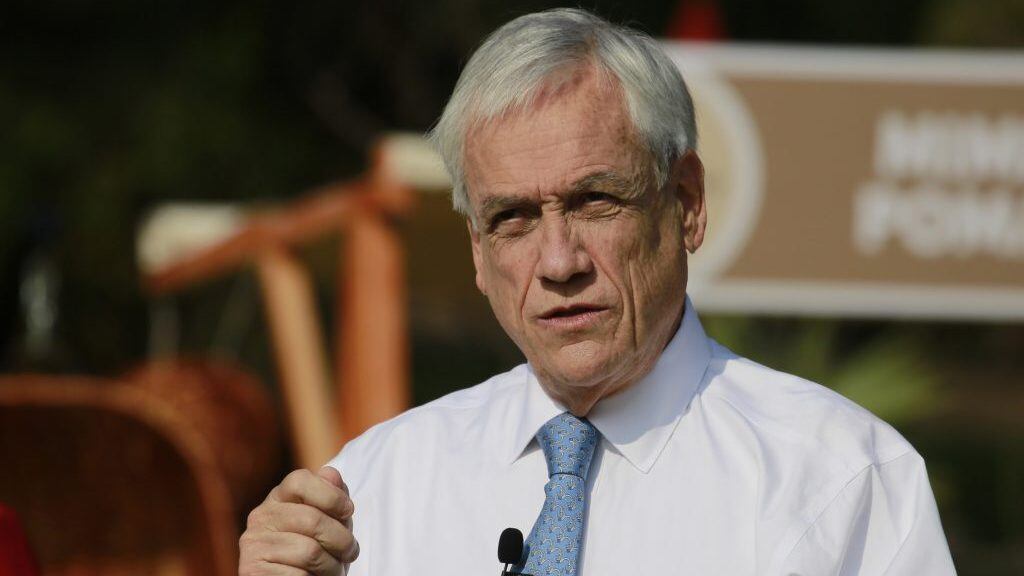13 de Julio de 2021/MelipillaEl Presidente de la República, Sebastián Piñera, acompañado por el Ministro de Economía, Lucas Palacios, da inicio al pago del Bono Alivio para micro y pequeñas empresas
FOTO: KARIN POZO/AGENCIAUNO