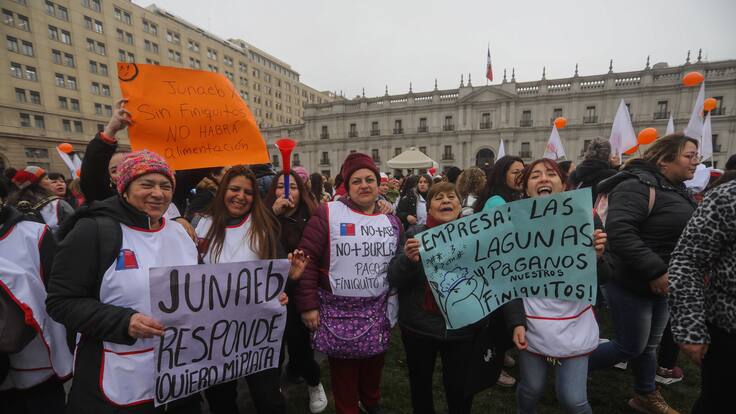 Se levanta el paro: Junaeb alcanza acuerdo con manipuladoras de alimentos y este miércoles se reanudará el servicio