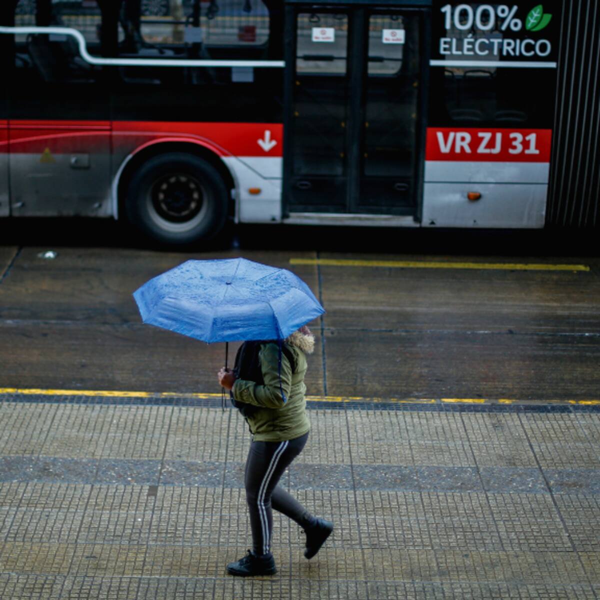 Vuelve la lluvia a Santiago: este es el día clave en que pronostican hasta 41 mm en la región Metropolitana