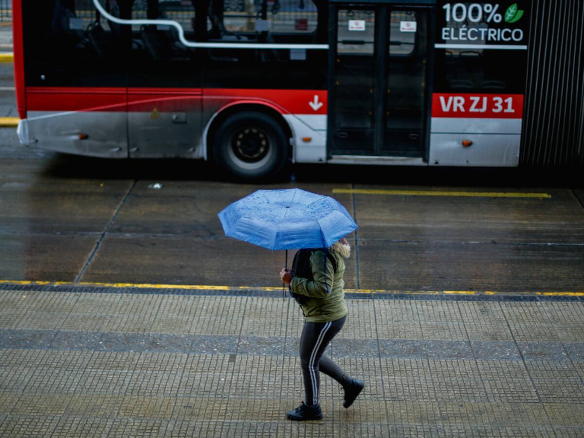 Vuelve la lluvia a Santiago: a esta hora comienzan las precipitaciones en la capital hoy miércoles