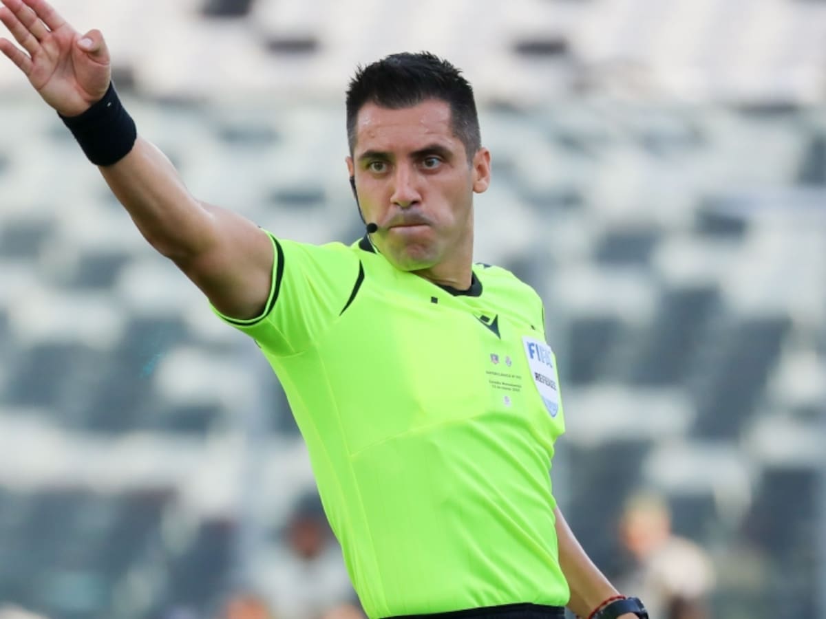 Cristian Garay es sancionado por la Comisión de Árbitros por desestimar el doble toque en el penal de Everton