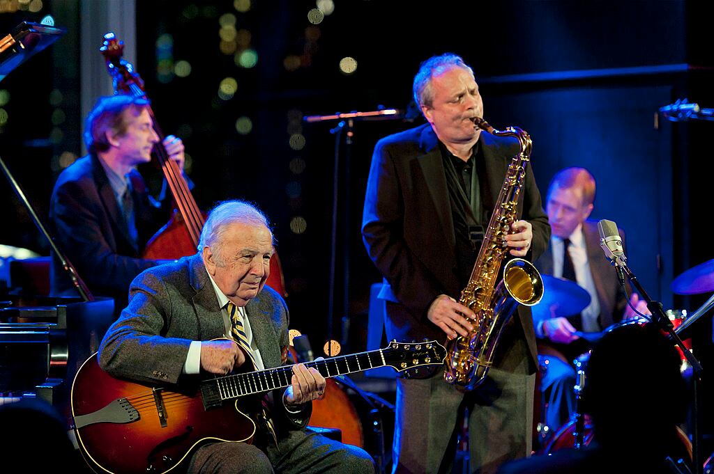Pizzarelli junto a un quinteto en el Club Coca-Cola de Nueva York
