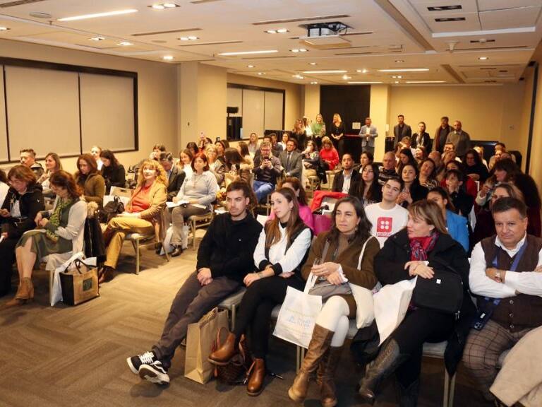Destino Floripa & Região realiza evento de difusión de Florianópolis en Santiago