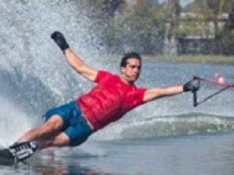 VIDEO Hermanos Miranda se meten en la final de rampa en esquí náutico