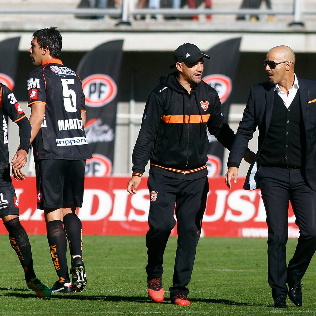 “Te aprovechaste del club, le hiciste una demanda y ganaste millones; el que vende humo eres tú”