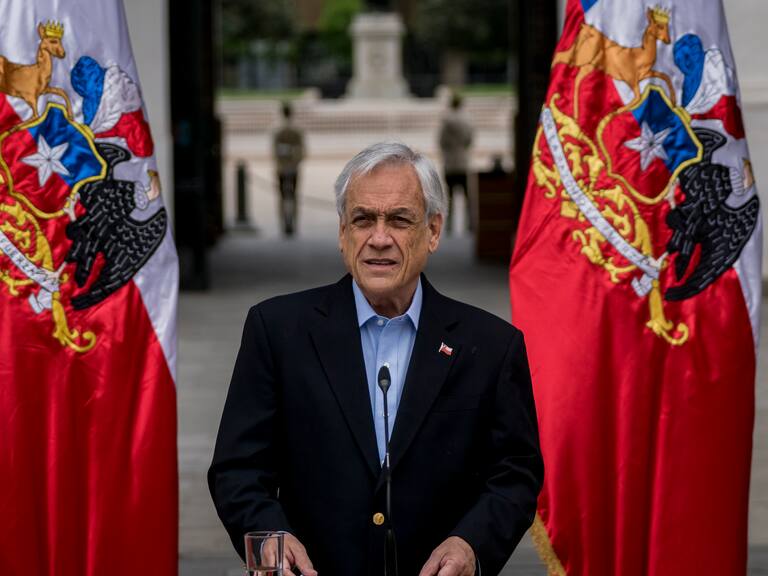 Así es el Helicóptero Robinson R44, el vehículo aéreo en la que capoto el ex Presidente Sebastián Piñera