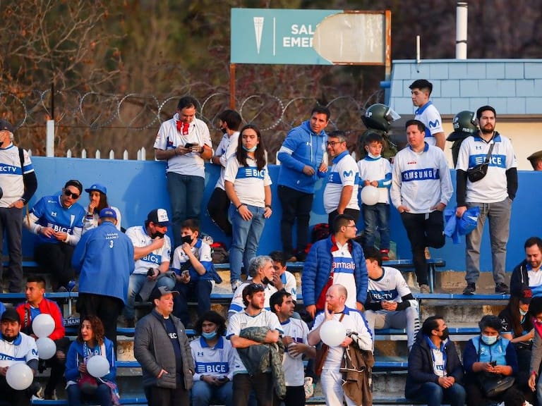 La jugada de la UC para tener a sus hinchas en el Clásico Universitario por Copa Chile