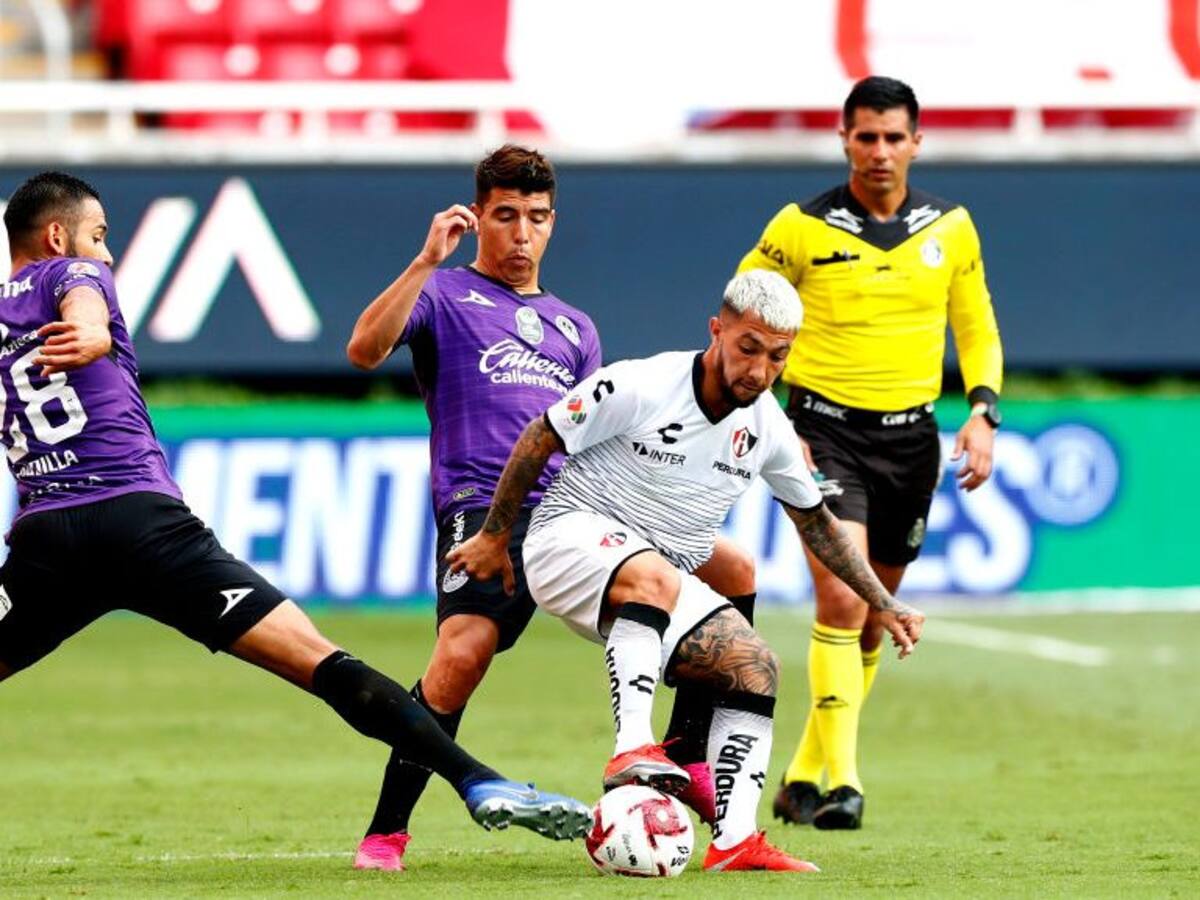 Mazatlán informó que dos jugadores del plantel dieron positivo por Covid-19