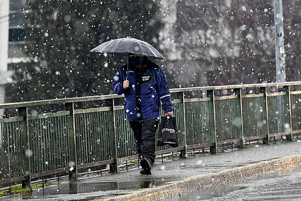 Nuevo sistema frontal llega a Chile con lluvia, nieve y heladas: estas son las zonas afectadas
