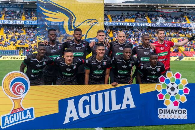 La oncena de Once Caldas antes de un encuentro del torneo de fútbol de la Liga Dimayor de Colombia.