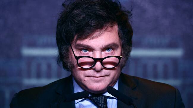 El nuevo mandatario argentino Javier Milei daba un discurso tras su triunfo electoral en la ciudad de Buenos Aires en Argentina.