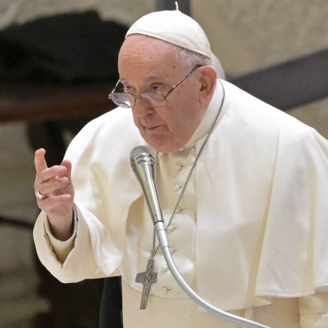 El Papa Francisco da una audiencia a los participantes de la natividad de Santa María la Mayor en el salón Paulo VI del Vaticano.