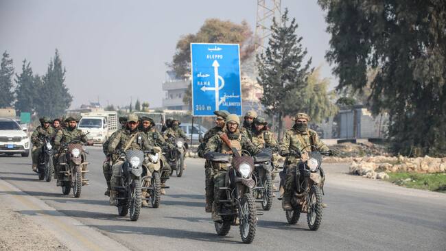Los rebeldes armados avanzan por la provincia de Homs hacia la ciudad del mismo nombre en Siria, en su ruta hacia la capital Damasco
