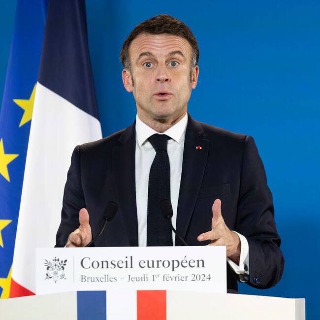 El presidente de Francia, Emmanuel Macron, habla con los medios tras una cita de los líderes de la Unión Europea en la ciudad de Bruselas en Bélgica.