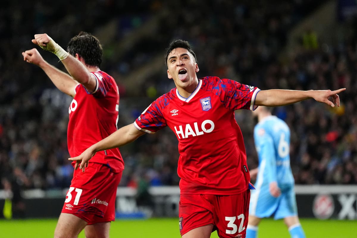 Marcelino Núñez se mete entre los mejores jugadores de la Championship tras lucirse en triunfo del Ipswich Town