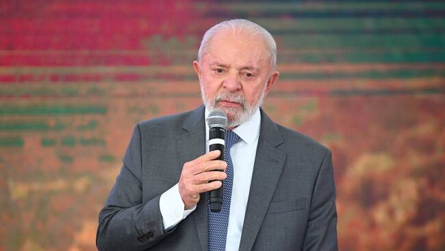 El presidente de Brasil, Luiz Inácio Lula da Silva, habla durante un evento oficial en el Palacio do Planalto en la ciudad de Brasilia