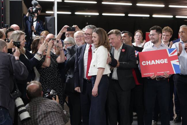 En la ciudad de Londres el Partido Laborista festeja el triunfo en las elecciones generales del Reino Unido.