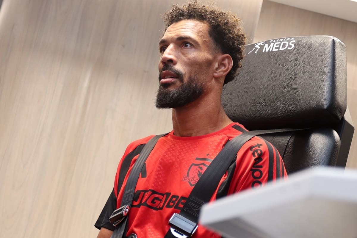Photo: adnradio.cl Vozinha Arrive à Santiago pour Signer avec Colo Colo