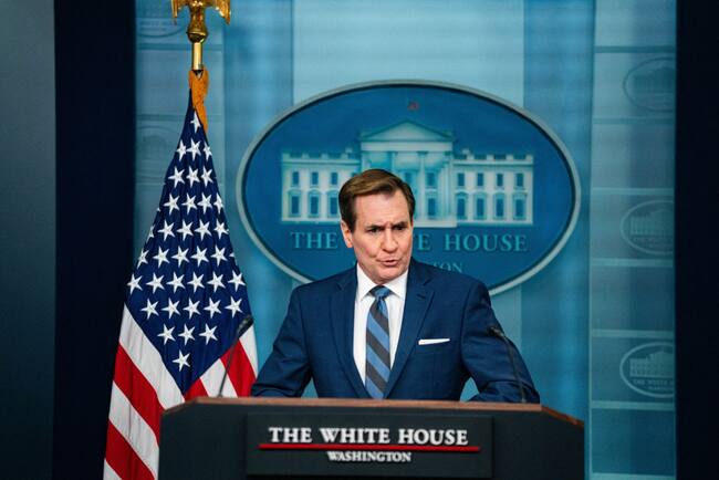 El secretario de prensa de la Casa Blanca, John Kirby, habla con la prensa sobre los ataques de Estados Unidos sobre países del Medio Oriente.