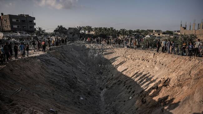 Familia quedaron enterradas cerca de Jan Yunis tras un nuevo ataque aéreo de Israel sobre la Franja de Gaza en Palestina