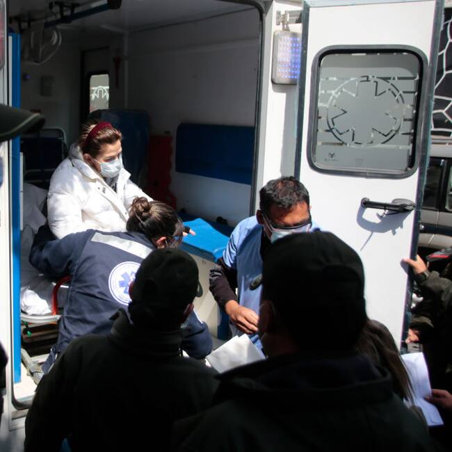 La expresidenta interina de Bolivia, Jeanine Añez, es llevada a una prisión para cumplir su condena de 10 años de cárcel.