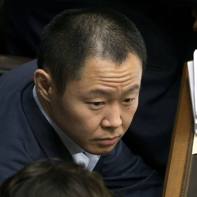 El entonces congresista Kenji Fujimori, el hijo del exdictador Alberto Fujimori, durante una sesión legislativa en Lima del Perú.